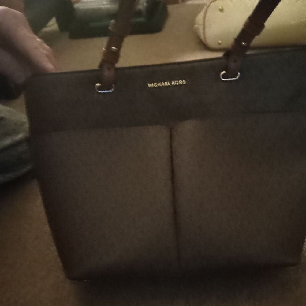Micheal kors purse